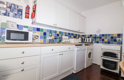 Commonmoor Casa | THE HAYLOFT, pet friendly, character holiday cottage in St Cleer