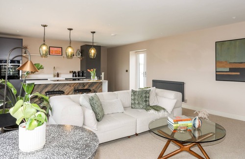 Llanfechell Cabaña | THE HAYLOFT, romantic, luxury holiday cottage in Llanfechell