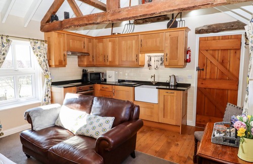 Burgh le Marsh Cabaña | THE HAYLOFT, with a garden in Burgh Le Marsh