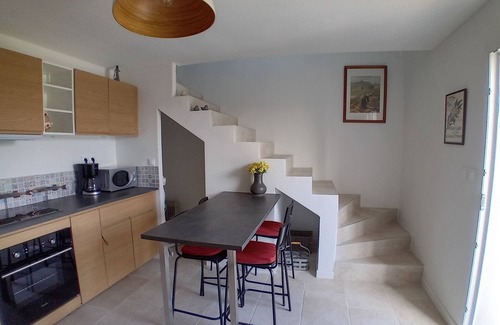 Saintes-Maries-de-la-Mer Apartamento | el corazón del Parque Natural de la Camarga, encantador apartamento con gran jardín