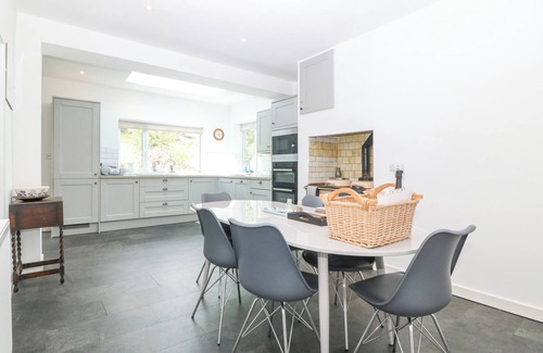 Llaneilian Cabaña | THE HEADLAND, pet friendly, country holiday cottage in Amlwch