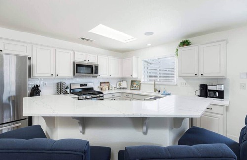 Tulare Casa | The Heart of California w/ BBQ Grill & Hot Tub