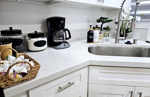 Clarkdale Casa | The Heart Of LA House