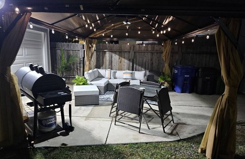 Clarkdale Casa | The Heart Of LA House