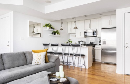 Columbus Park - Andrew Square Condominio | The Heart of Southie (Garage + Roof Deck)