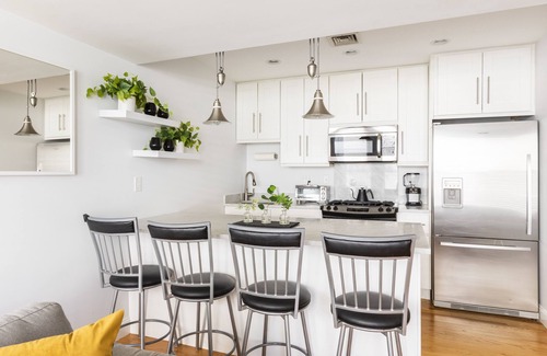 Columbus Park - Andrew Square Condominio | The Heart of Southie (Garage + Roof Deck)
