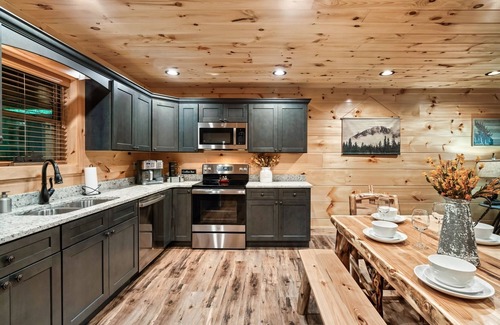 Caton Cabina | The Heart of The Smokies/between Pigeon Forge/Gatlinburg/Perfect for All Ages!