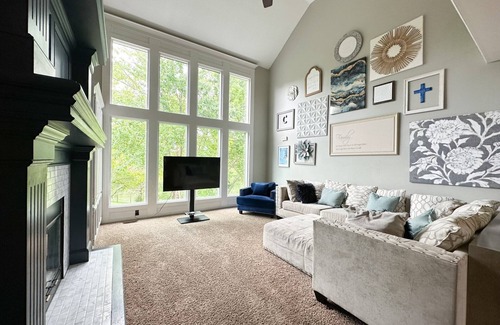 Overland Park Casa | The Heartland Haven: A Family Home