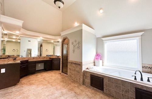 Overland Park Casa | The Heartland Haven: A Family Home
