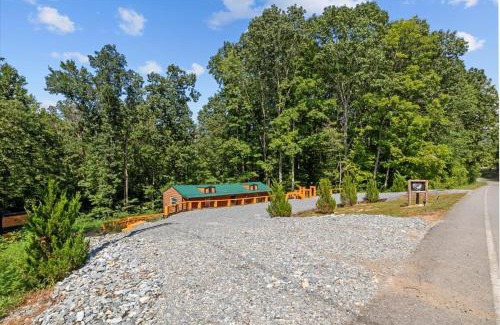 Primm Springs Casa | The Heartwood Hideaway-Charming Cabin Getaway-Trails, Creek, and Starry Nights