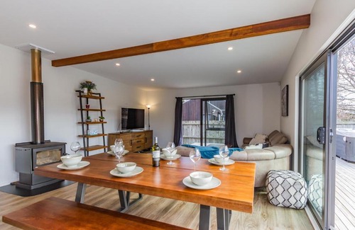 Ohakune Casa | The Heartwood Lodge - Ohakune Holiday Home