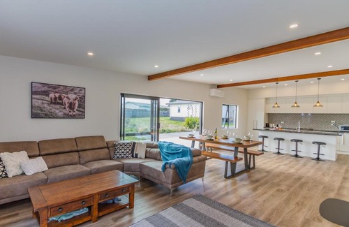 Ohakune Casa | The Heartwood Lodge - Ohakune Holiday Home