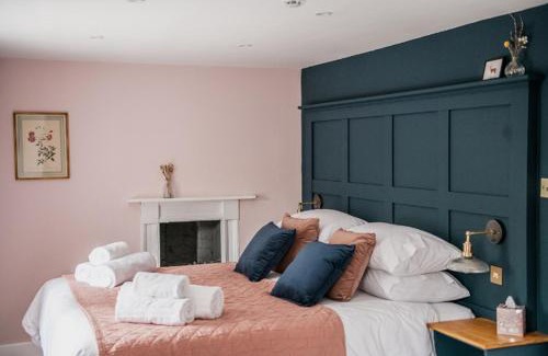 Llandaff Hotel | The Heathcock Boutique Hotel
