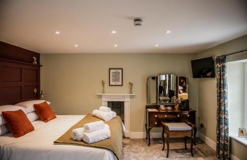 Llandaff Hotel | The Heathcock Boutique Hotel