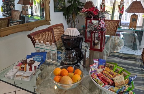 Old Town Casa | The Hemingway Caribbean Townhome & Private Pool Near Beach in charming Key West