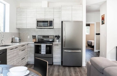Revelstoke Apartamento | The Hemlock Suite Sum