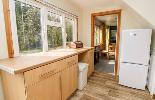 Clydey Cabaña | THE HEN PEN, pet friendly, character holiday cottage in Cenarth