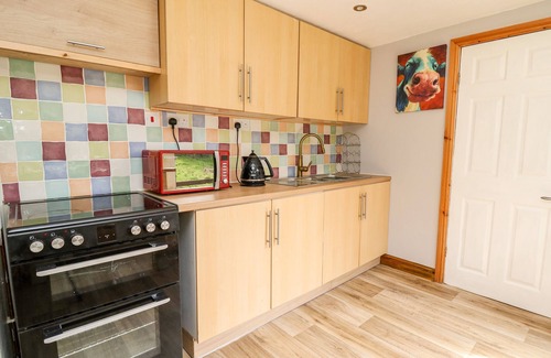 Clydey Cabaña | THE HEN PEN, pet friendly, character holiday cottage in Cenarth