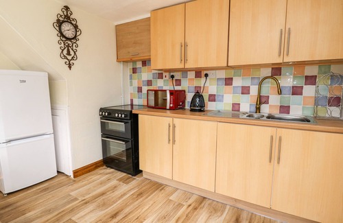 Clydey Cabaña | THE HEN PEN, pet friendly, character holiday cottage in Cenarth