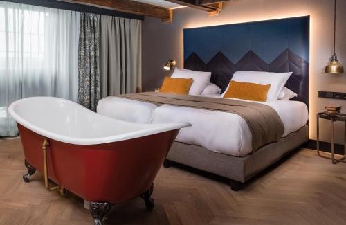 Nieuwmarkt en Lastage Hotel | The Hendrick's Hotel