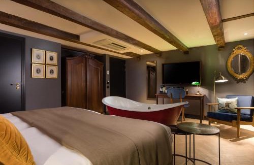 Nieuwmarkt en Lastage Hotel | The Hendrick's Hotel