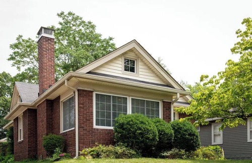 Meridian-Kessler Casa | The Hens Haven, 2 bd Broadripple Bungalow