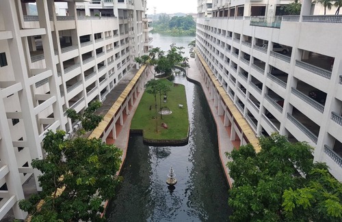 Seri Kembangan Condominio | The Heritage Lake View + Wifi Condo