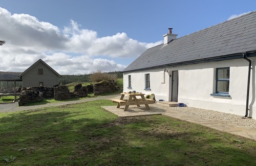 Glenties Cabaña | The Hidden Cottage, Ardara, Donegal.