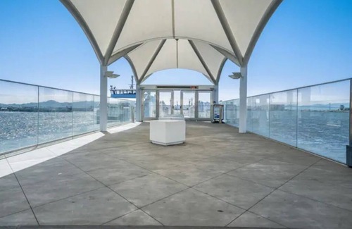 West Alameda Casa | The Hidden Gem- Pristine Renovated Flat Near Beach