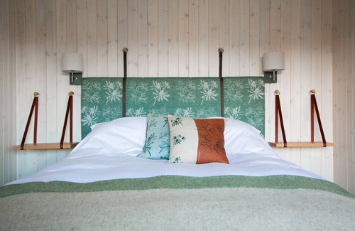 Glenties Cabina | The Hidden Lodge, Ardara, Donegal. F94 X3C1