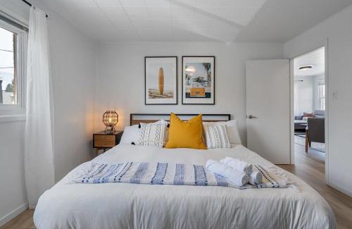 Sylvan Lake Apartamento | The Hidden Loft I 5-min Walk 2 Beach I DT I 55 TV
