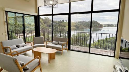 Kalimna Casa | The Hide Away