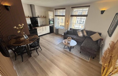 Lancaster Apartamento | The Hideaway – 2-Bedroom Apartment with outdoor terrace & free parking