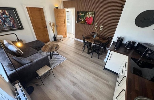 Lancaster Apartamento | The Hideaway – 2-Bedroom Apartment with outdoor terrace & free parking