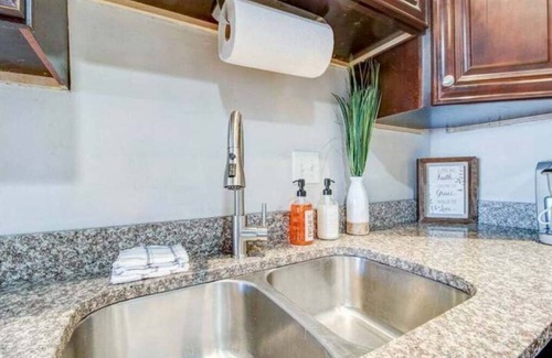 Norfolk - Virginia Beach Casa | The Hideaway! 3BR Retreat Home Near VB Town Center
