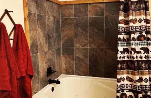 Eureka Springs Apartamento | The Hideaway at Bear Mountain Log Cabins