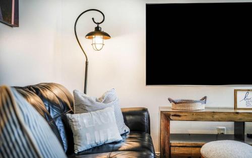 Lake Geneva Casa | The Hideaway at Hayloft Lodge - Chic & Unique Stay