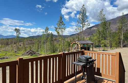 Magna bay Cabina | The Hideout Cabin 2 with Hot tub!
