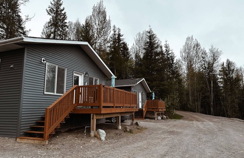 Magna bay Cabina | The Hideout Cabin 2 with Hot tub!