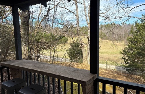 Townsend Cabina | The Hideout Cabin at Country Manor Acres