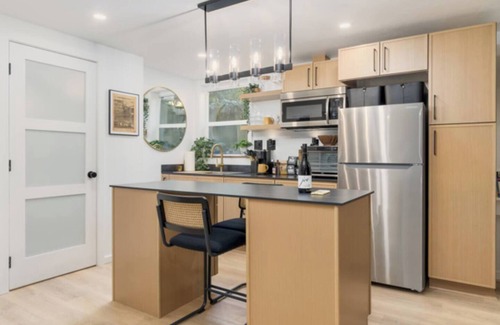 West Eugene Apartamento | The Hideout-MidCentury MidTown