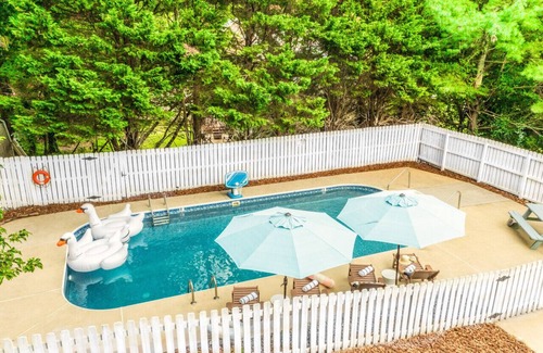 High Point Casa | The High Point Escape | 5 BDR + Pool + FirePit + Basketball + Ping Pong