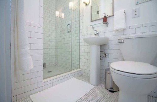 Queens Hotel | The High Tide Studio # 4