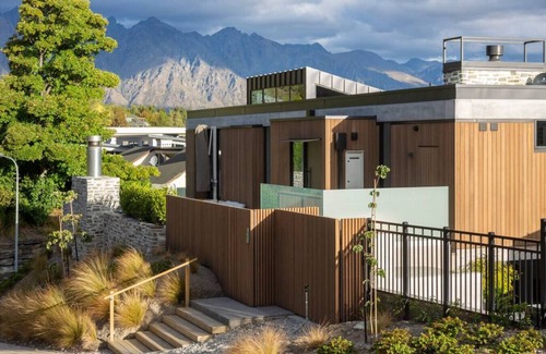 Queenstown City Centre Villa | The Hill Residence, Queenstown Hill