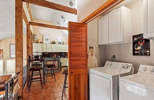 Canyon Lake Casa | The Hillcrest Hideaway secluded Cabin with amazing Hill Country views