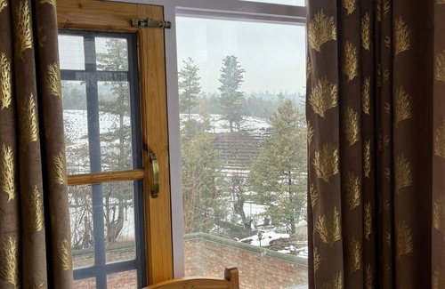 Greater Johannesburg Metropolitan Area Casa | ''The Himalayan Nest – Comfort, Hospitality & Local Charm Await!"