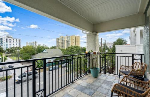 St. Petersburg Apartamento | The Hipster Studio in DTSP