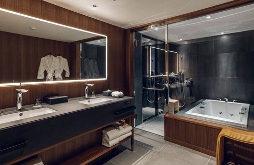 Karasumaoike Hotel | The Hiramatsu Kyoto