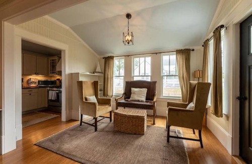 Manteo Casa | The Historic Austin House in Downtown Manteo