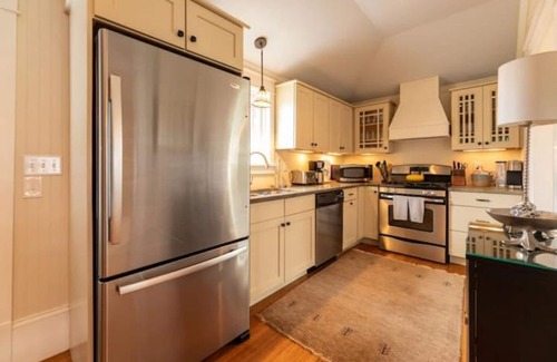 Manteo Casa | The Historic Austin House in Downtown Manteo